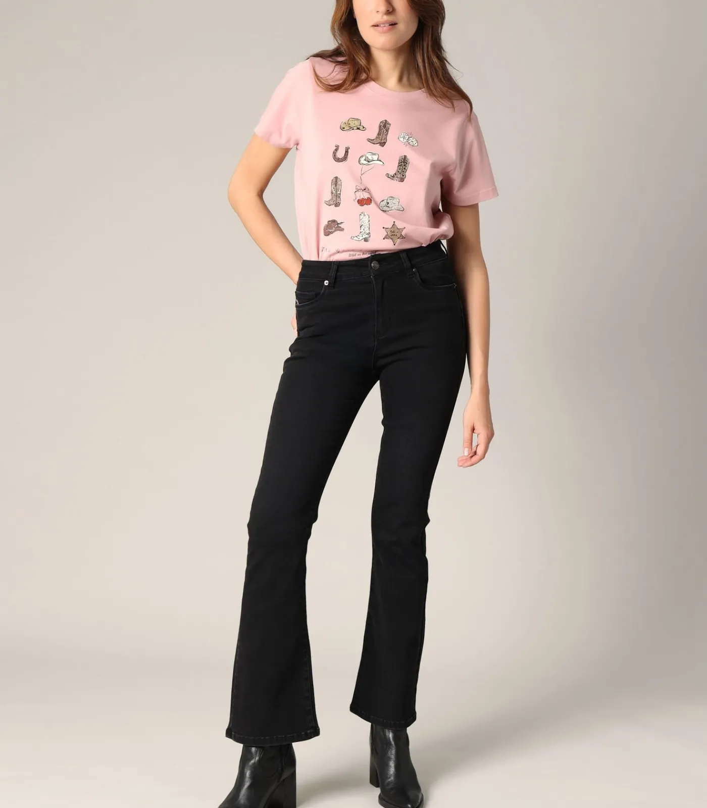 Deeluxe ALICIA - Uitlopende jeans met een flatterende en comfortabele pasvorm black