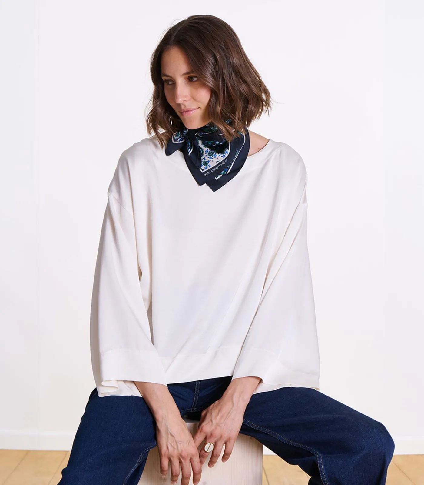 La Fée Maraboutée Blauw zijden vierkant met print petrolBlue Outlet