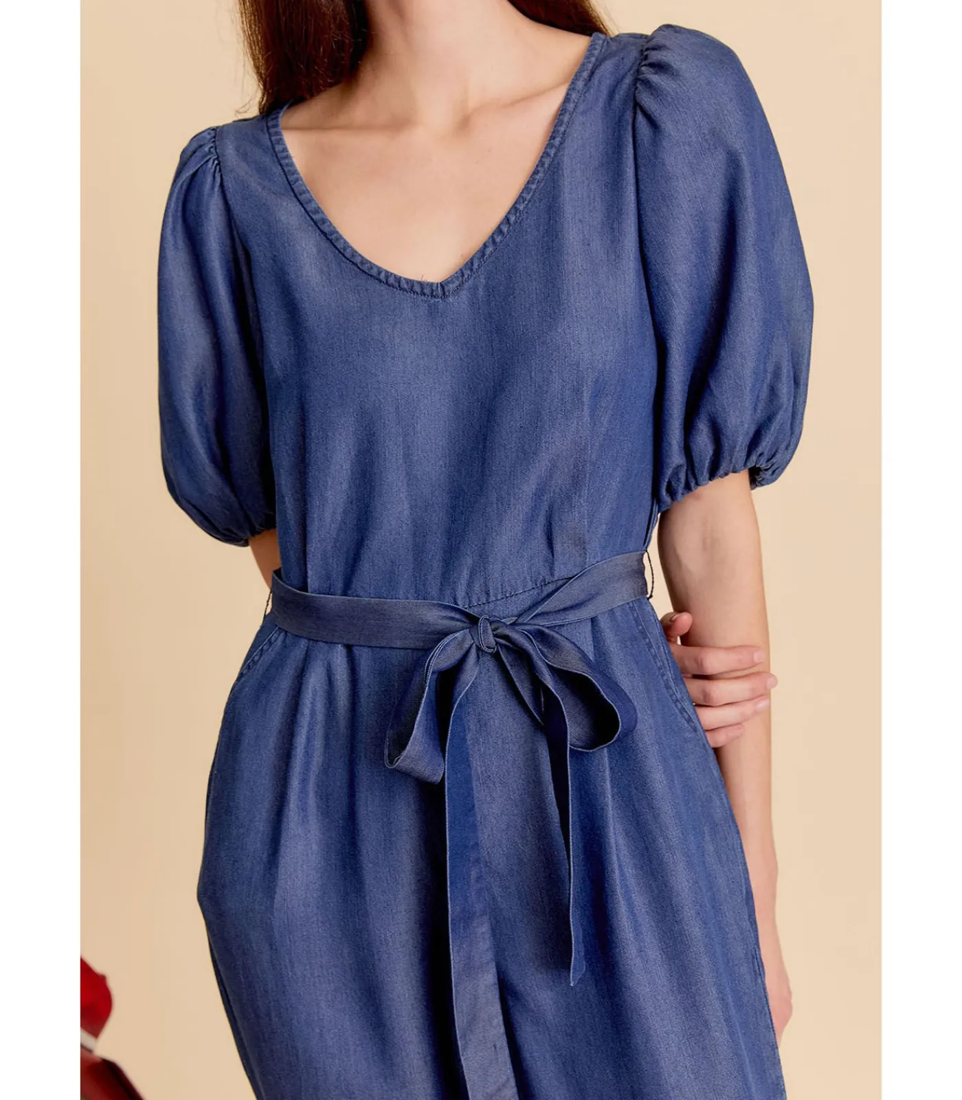 J&JOY Blauwe jumpsuit met strik aan de taille en korte pofmouwen blue Sale