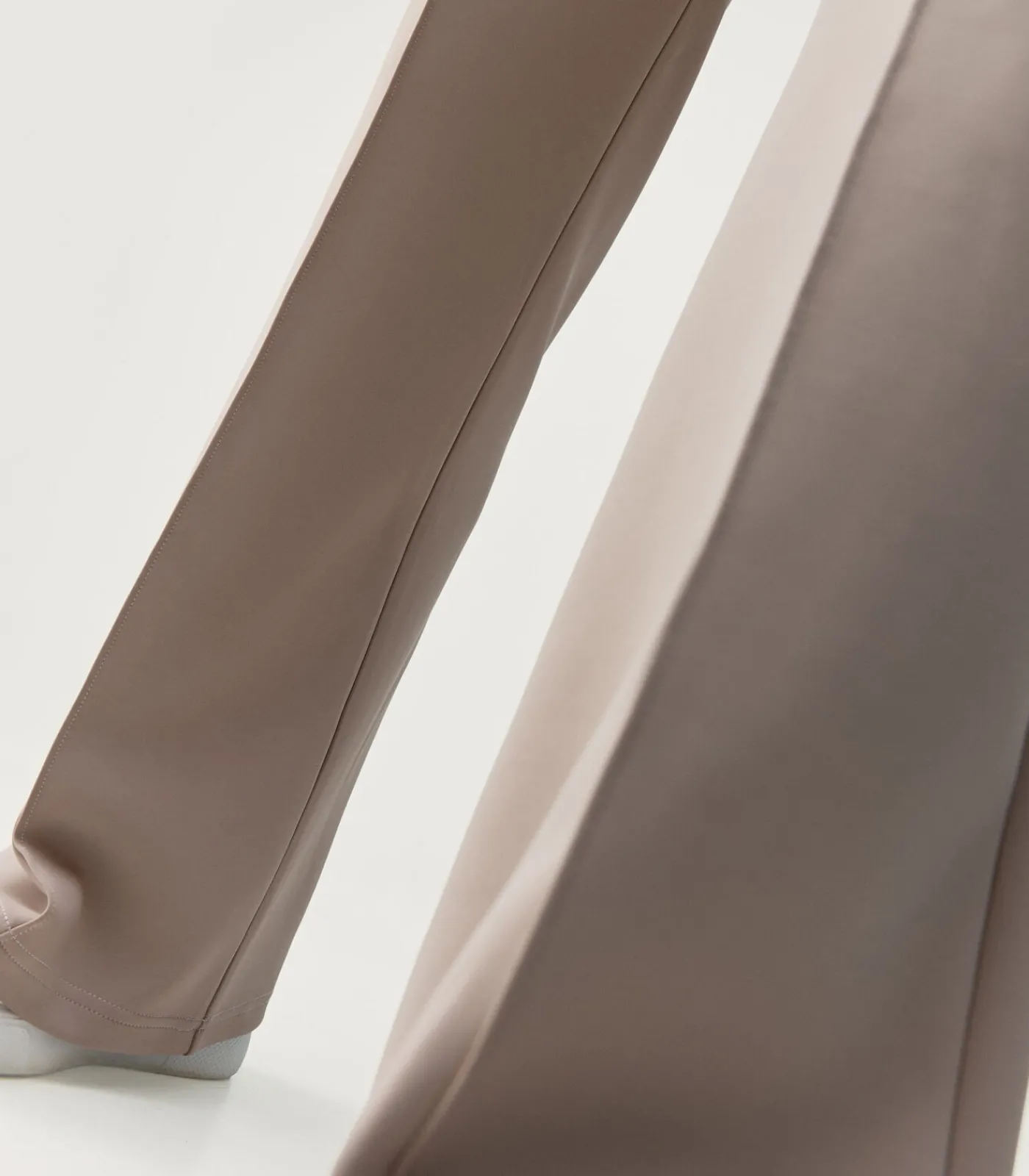 Born Living Yoga Broek Iniya lightBrown New