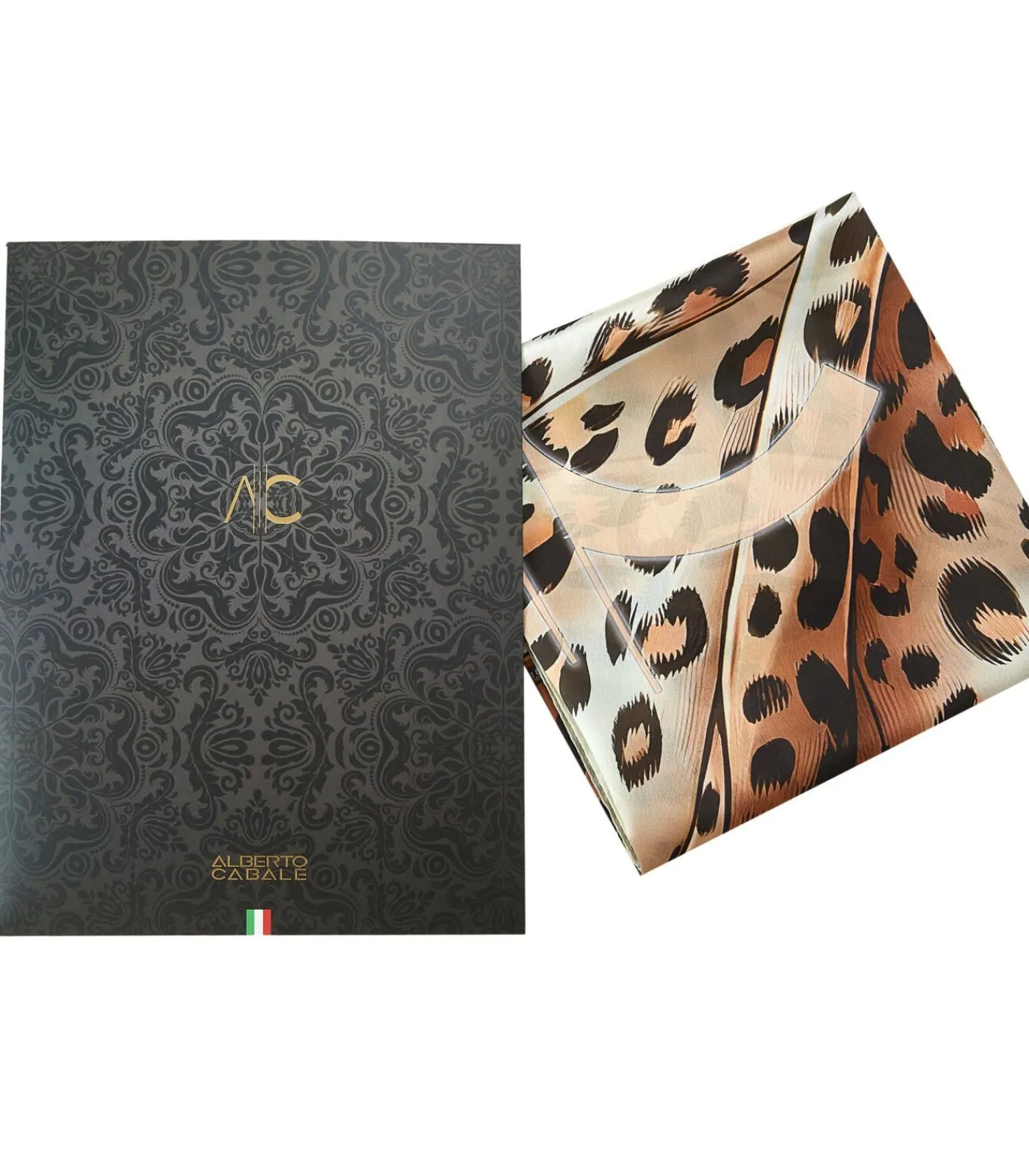 Alberto Cabale Grote vierkante zijden sjaal Original Leopard Zoé pink