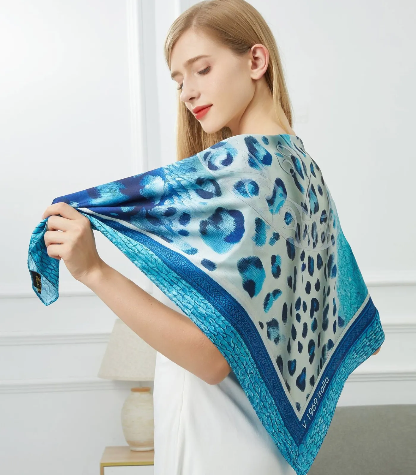 V1969 Grote zijden sjaal Blauw Tijger blue Outlet