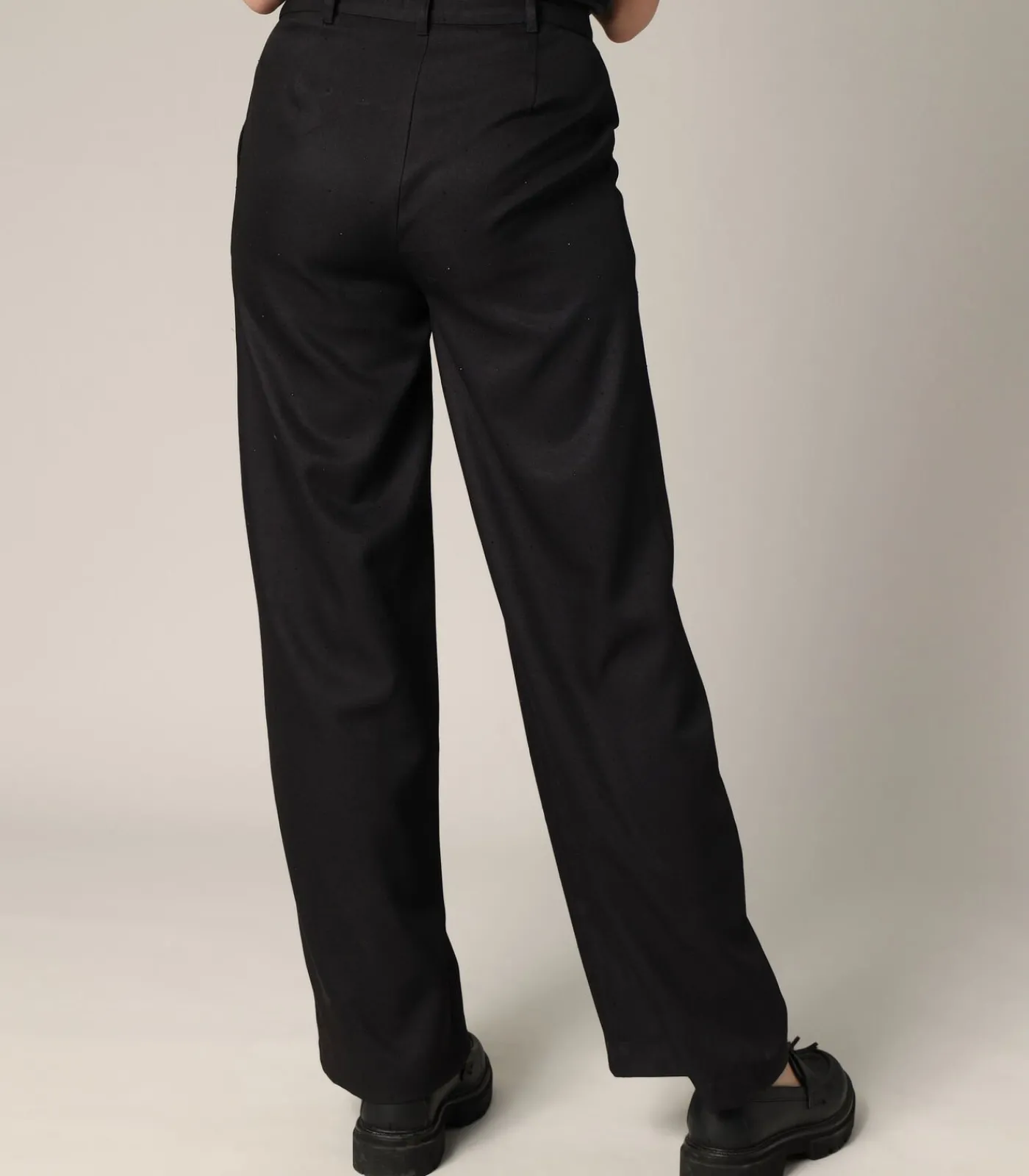 Deeluxe IKIELLE - Wijde broek met hoge taille en plooien, chique kleermakersstijl black Sale