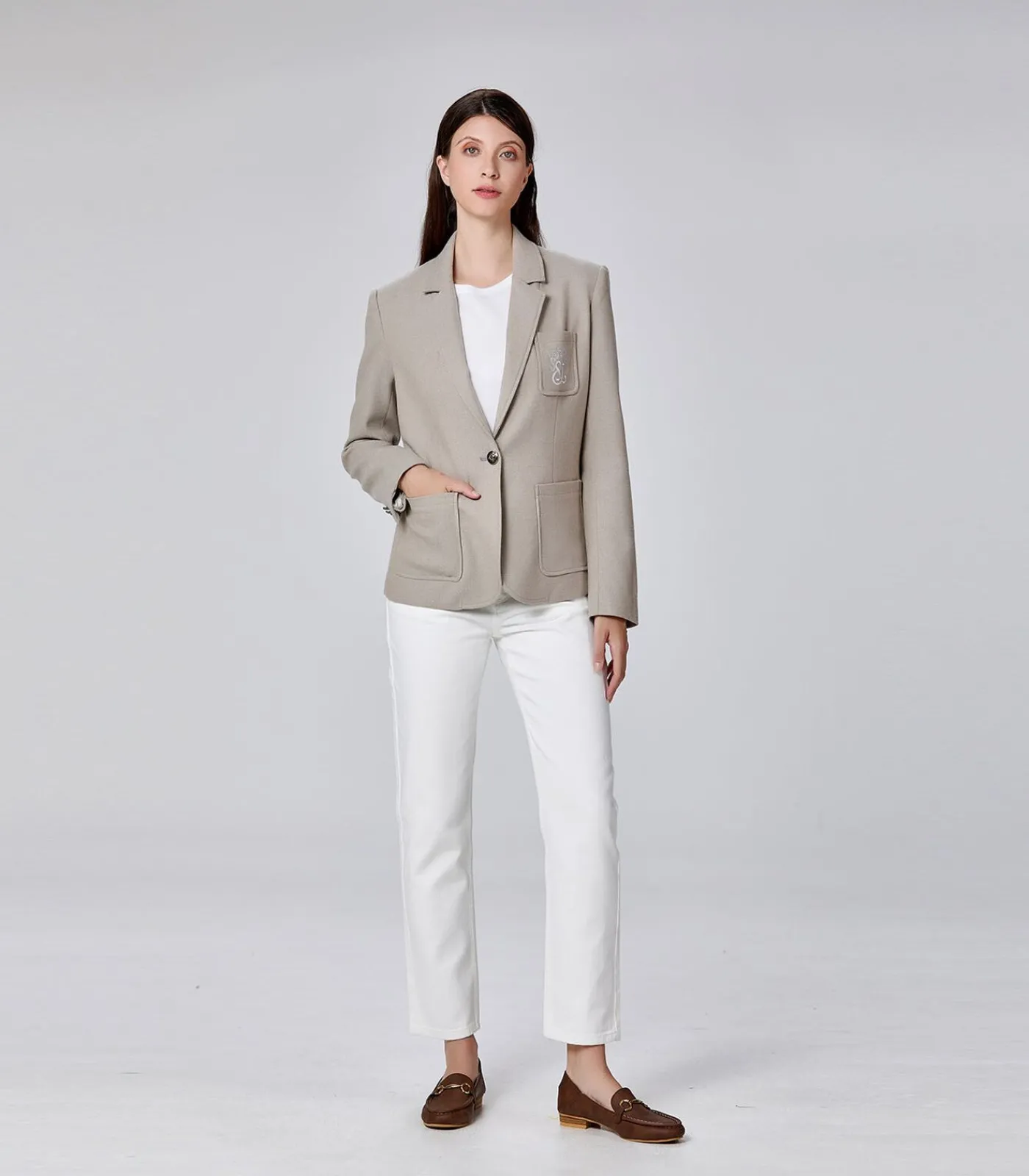 Smart & Joy Op maat gemaakt jasje met patch taupe Hot