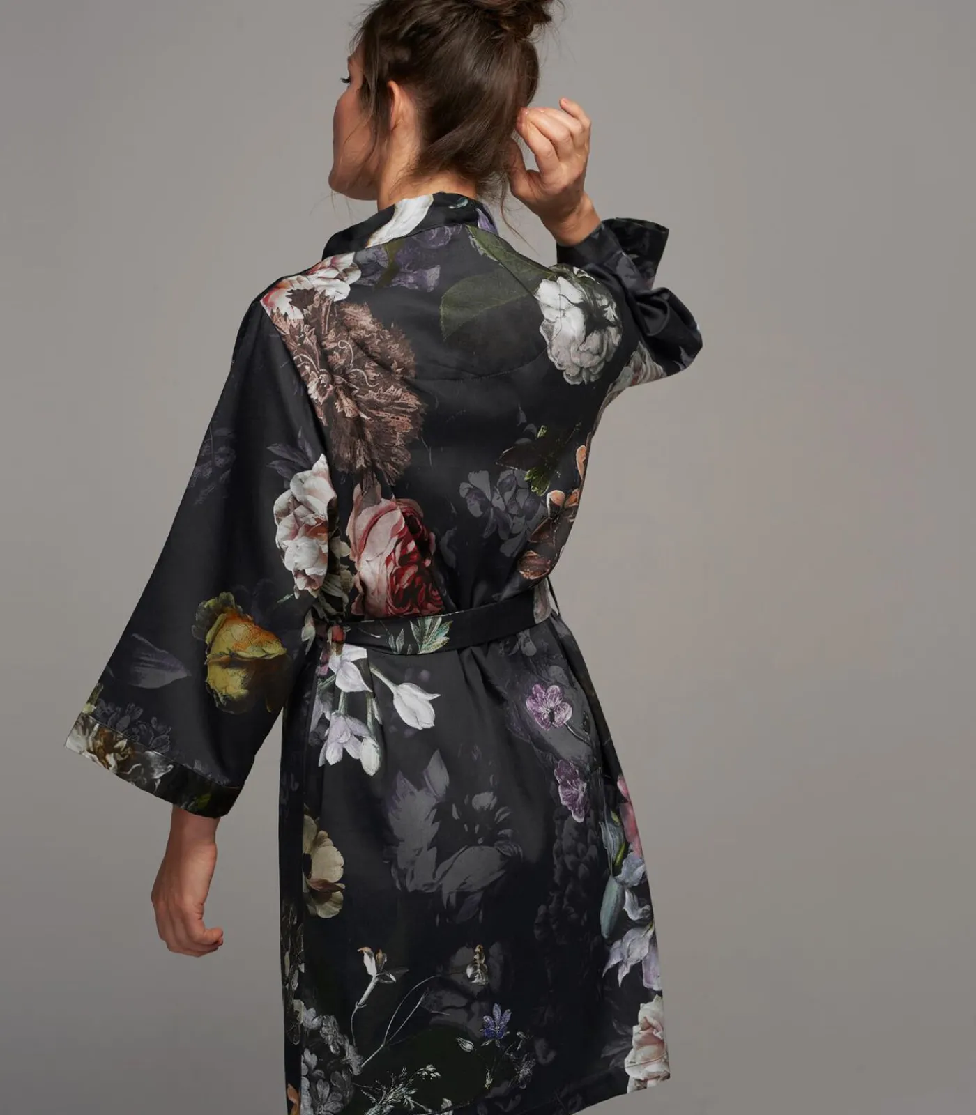 ESSENZA SARAI FLEUR FESTIVE - Kimono black New