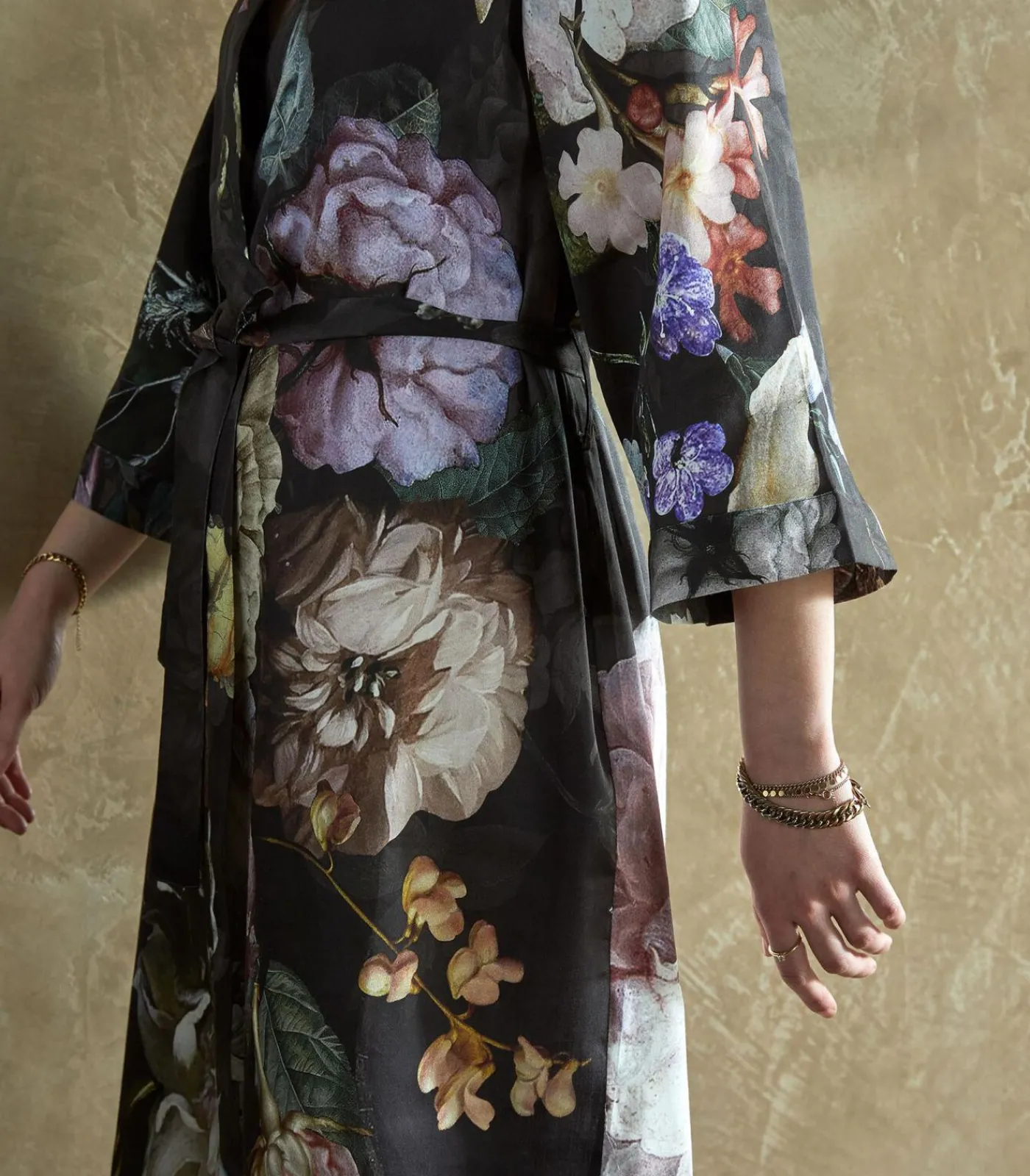 ESSENZA SARAI FLEUR FESTIVE - Kimono black New