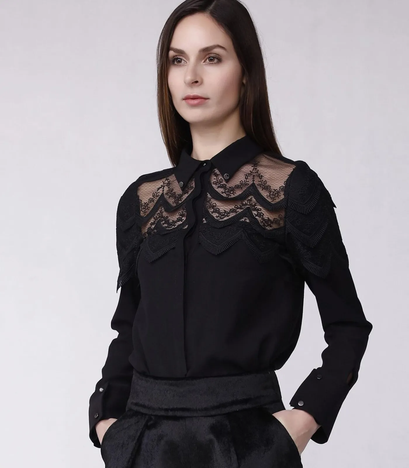 Smart & Joy Shirt met kanten juk black New