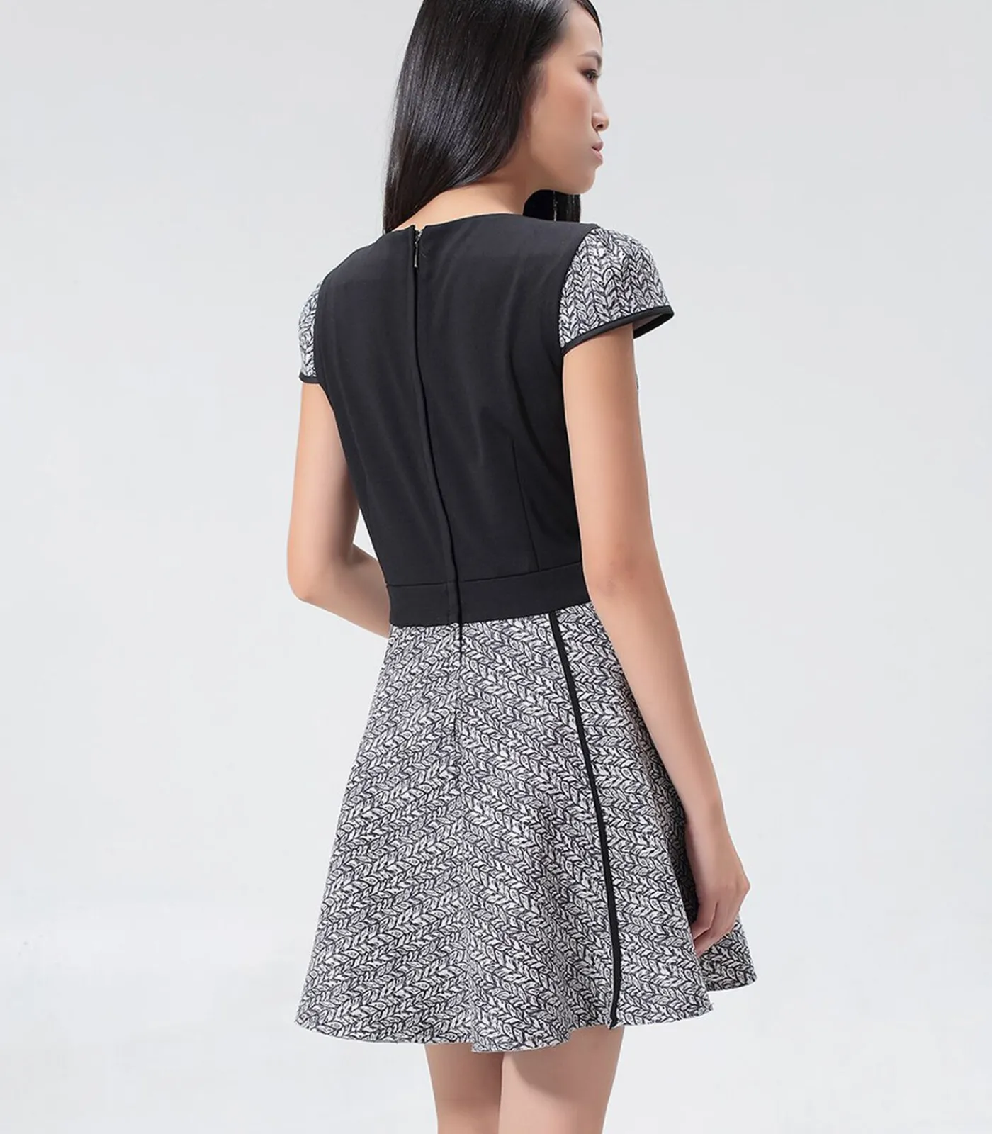 Smart & Joy Skaterjurk met geometrische print en jersey bies gray Best