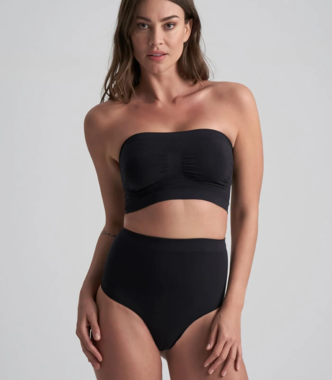 Bye Bra Soft Touch Seamless Mid-Taille String black Best