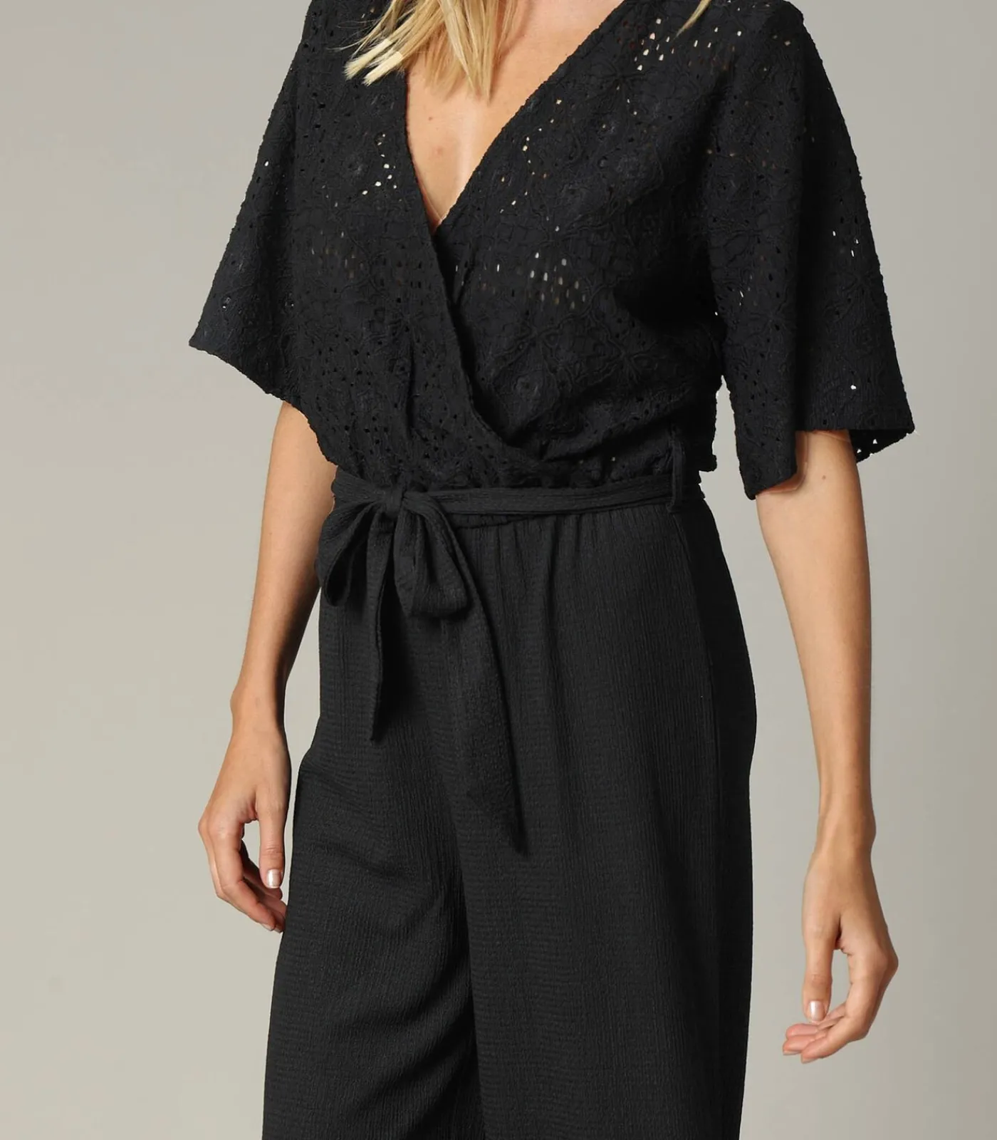 Deeluxe TAYLA - Zwarte crossover-jumpsuit voor dames met mooie mesh black