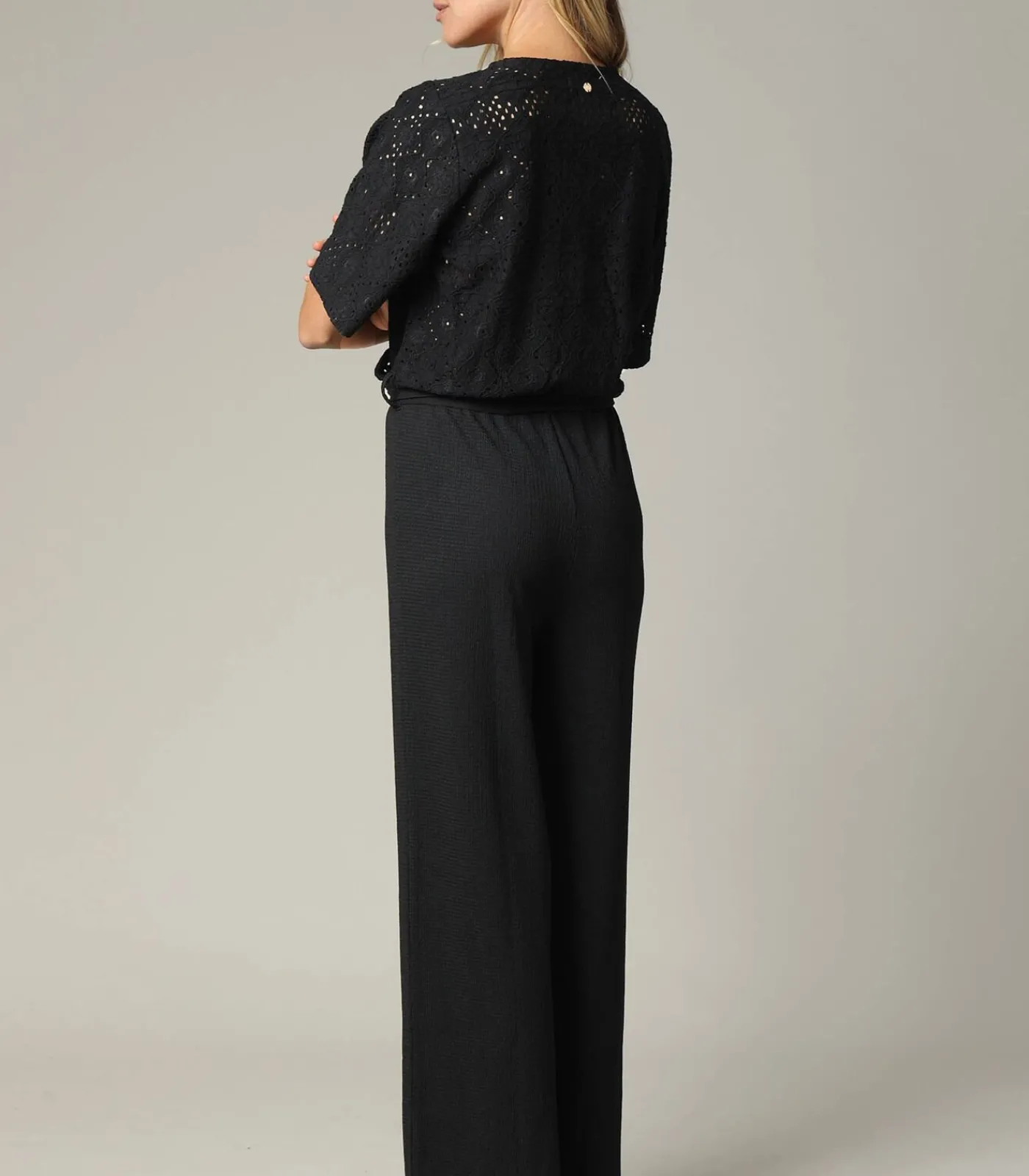 Deeluxe TAYLA - Zwarte crossover-jumpsuit voor dames met mooie mesh black